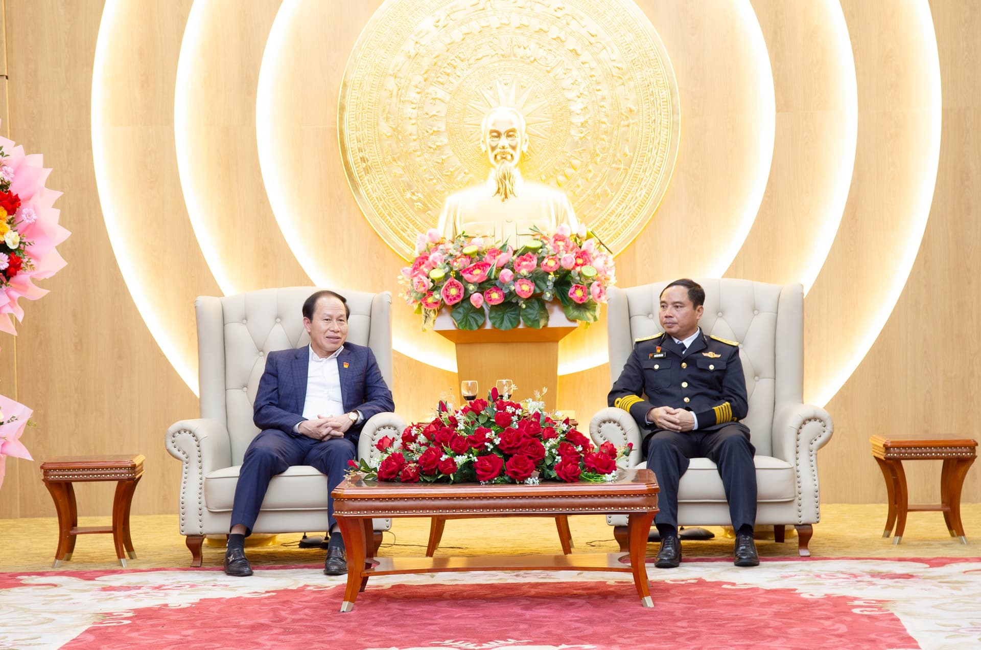 Đồng chí Bí thư Thành ủy Hải Phòng thăm, làm việc với Bộ Tư lệnh Hải quân