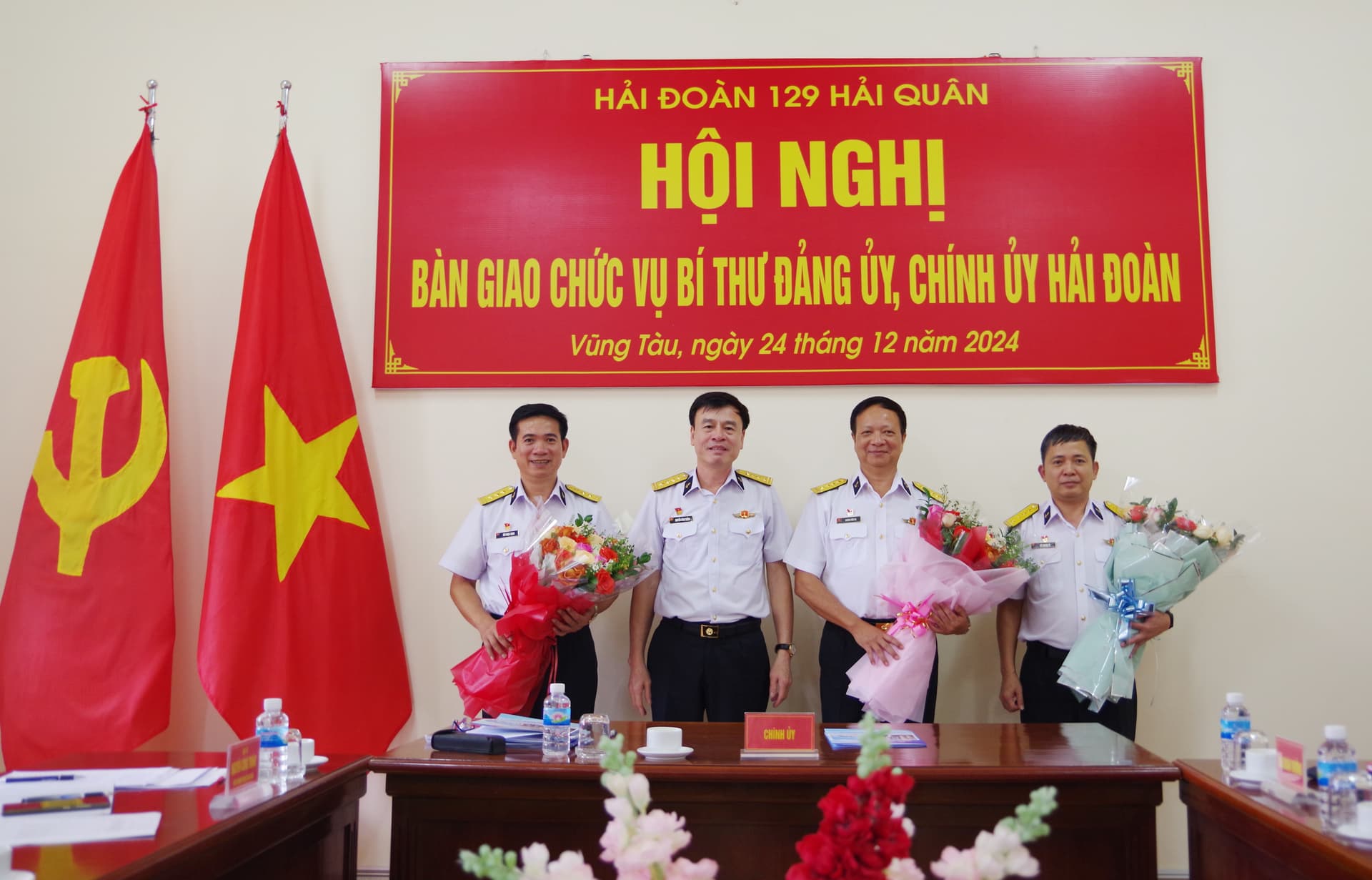 Bàn giao chức vụ Bí thư Đảng uỷ,  Chính ủy Hải đoàn 129