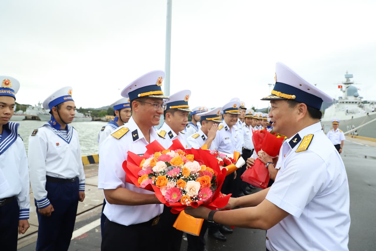 Tàu 015-Trần Hưng Đạo lên đường thăm Trung Quốc, Nhật Bản, Hàn Quốc