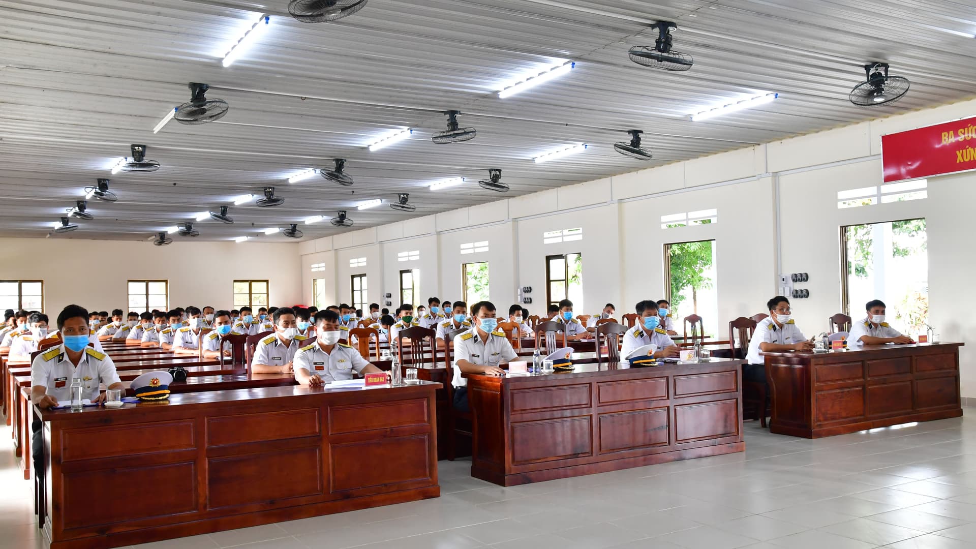 Vùng 5: Tập huấn, bồi dưỡng kiến thức sĩ quan, QNCN mới ra trường