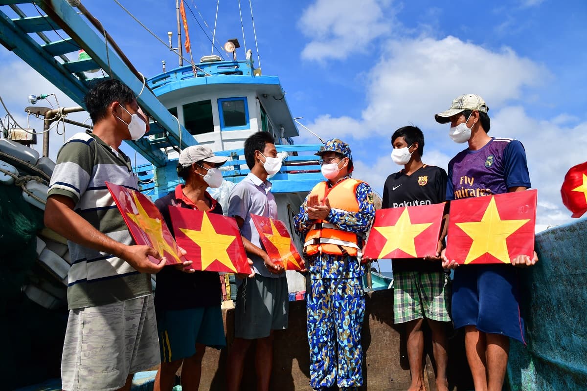 Đa dạng hóa hình thức tuyên truyền chống khai thác IUU
