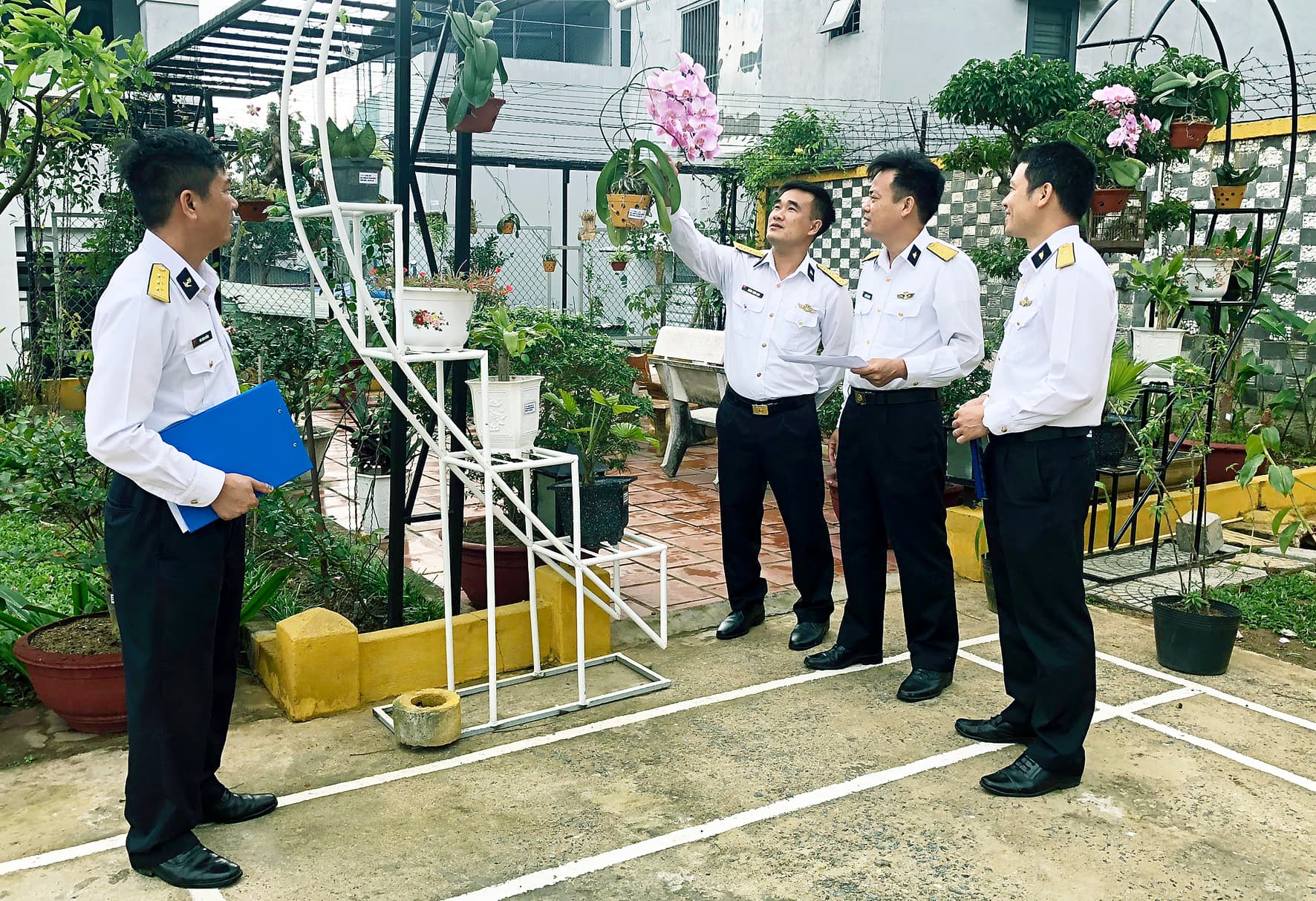 Góp sức làm đơn vị đẹp hơn