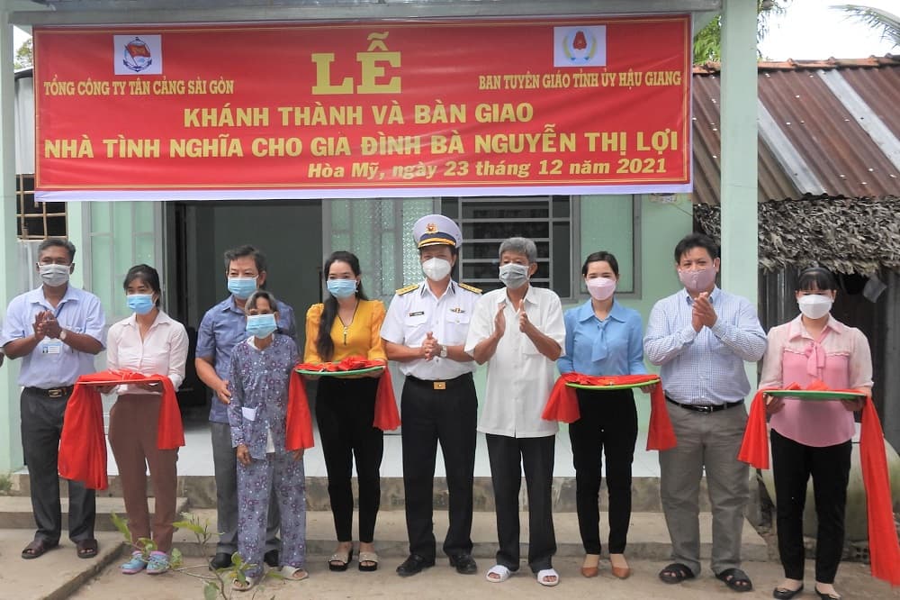 Tổng công ty Tân cảng Sài Gòn: Khánh thành và bàn giao nhà tình nghĩa tại Hậu Giang