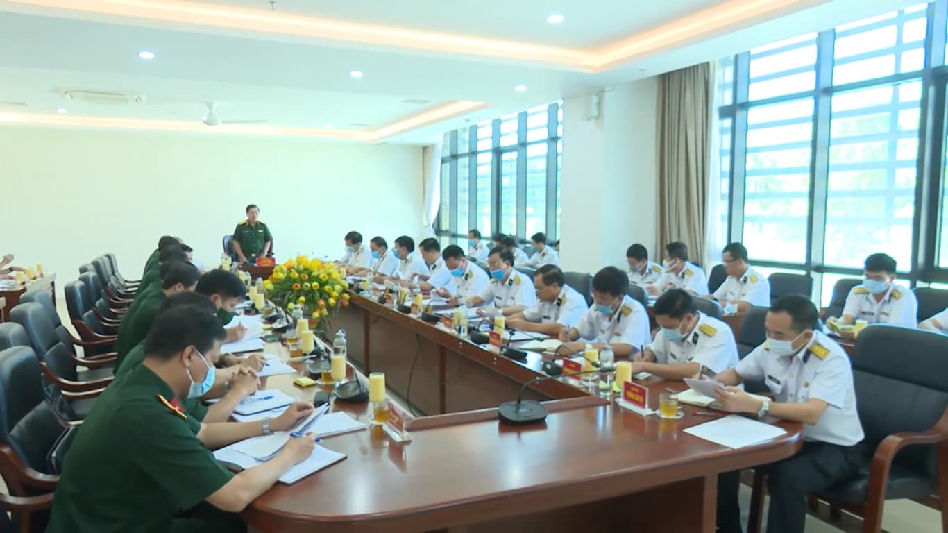 Thượng tướng Lê Huy Vịnh thăm và làm việc với Quân chủng Hải quân