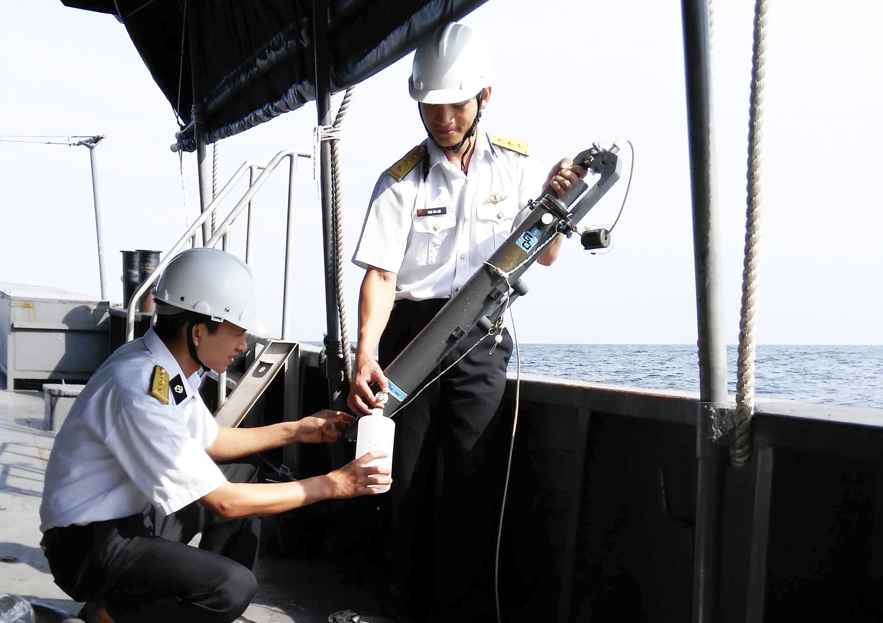 Chung tay gìn giữ môi trường biển