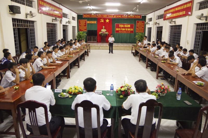Căn cứ 696: Nhiều ý kiến tâm huyết tại tọa đàm cán bộ, sĩ quan trẻ
