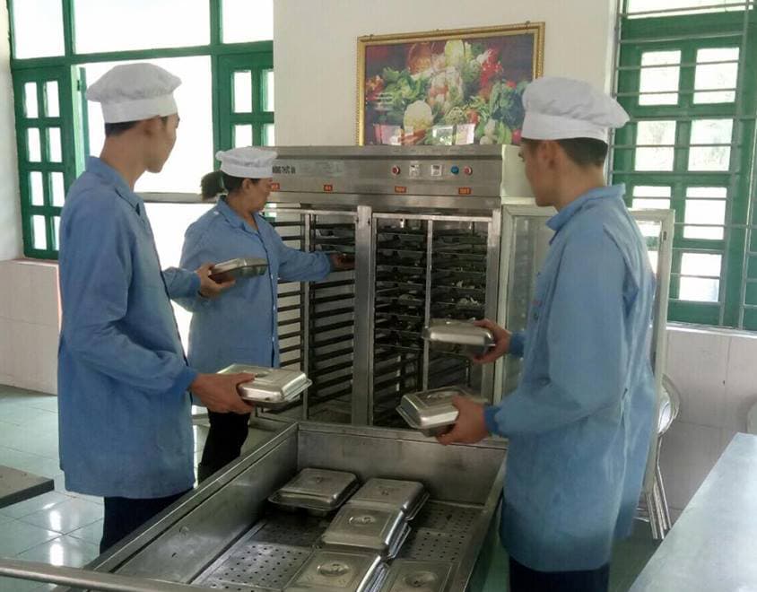 Lữ đoàn 680, Vùng 3 Hải quân chăm lo bữa ăn bộ đội