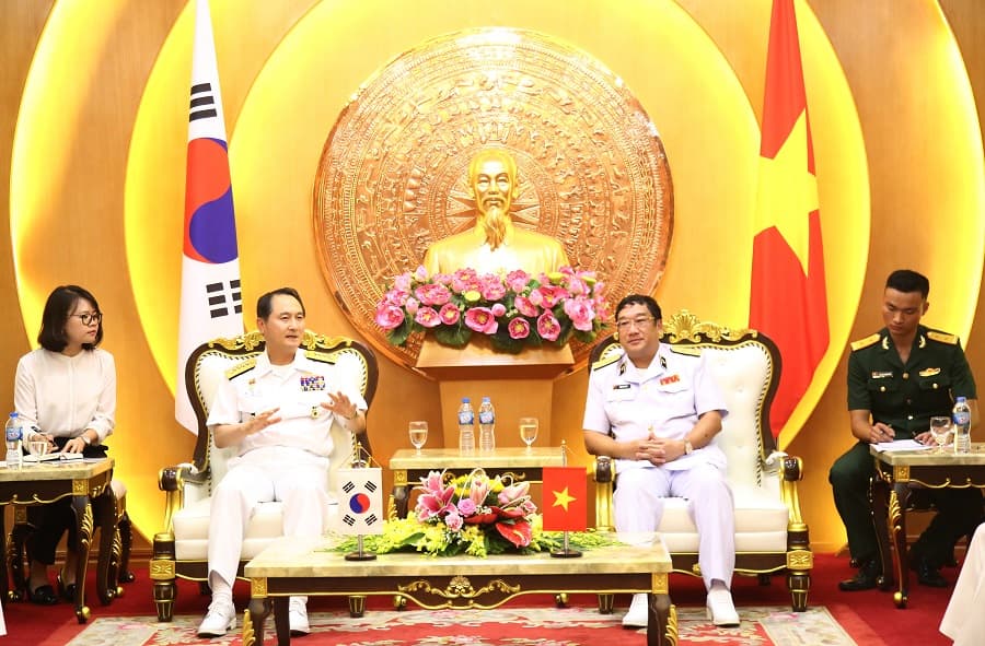 Tư lệnh Hải quân Hàn Quốc thăm Hải quân nhân dân Việt Nam