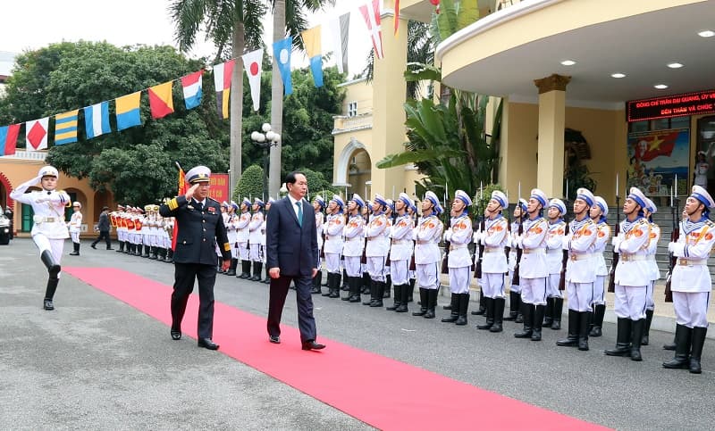 Chủ tịch nước Trần Đại Quang với  bộ đội Hải quân