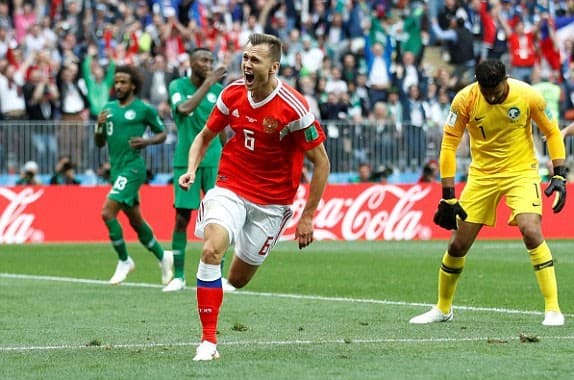 VCK World Cup 2018: Chủ nhà khởi đầu hoàn hảo