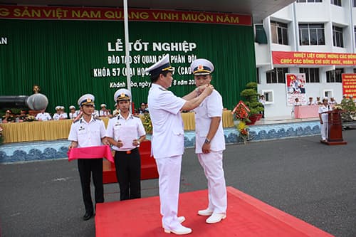 Chính ủy Hải quân dự Lễ tốt nghiệp tại Học viện Hải quân