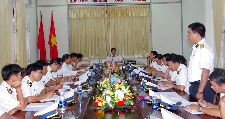 Phó Tư lệnh, Tham mưu trưởng Hải quân thăm, làm việc tại Lữ đoàn 101, Vùng 4 Hải quân