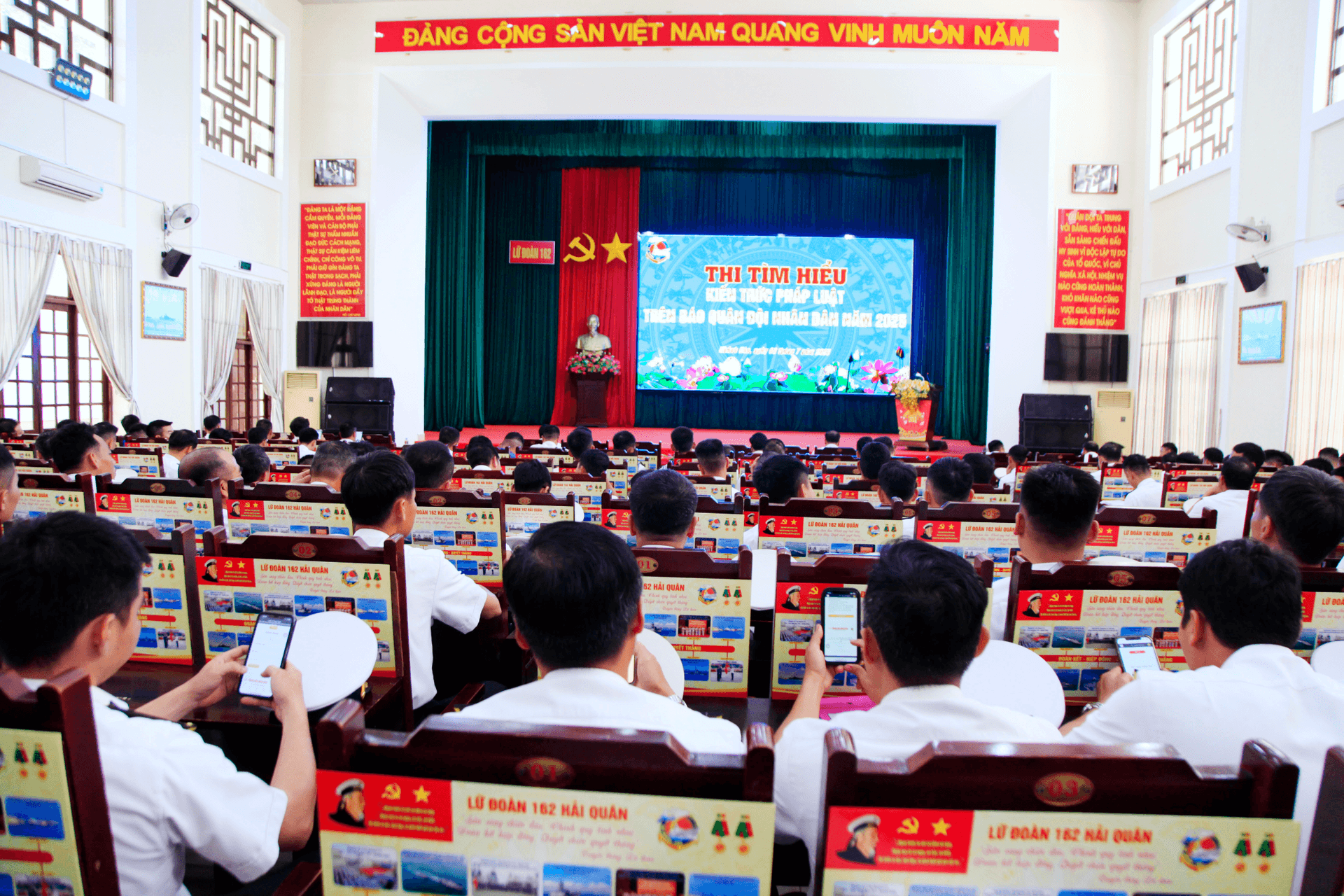 Lữ đoàn 162 hưởng ứng cuộc thi trực tuyến tìm hiểu kiến thức pháp luật