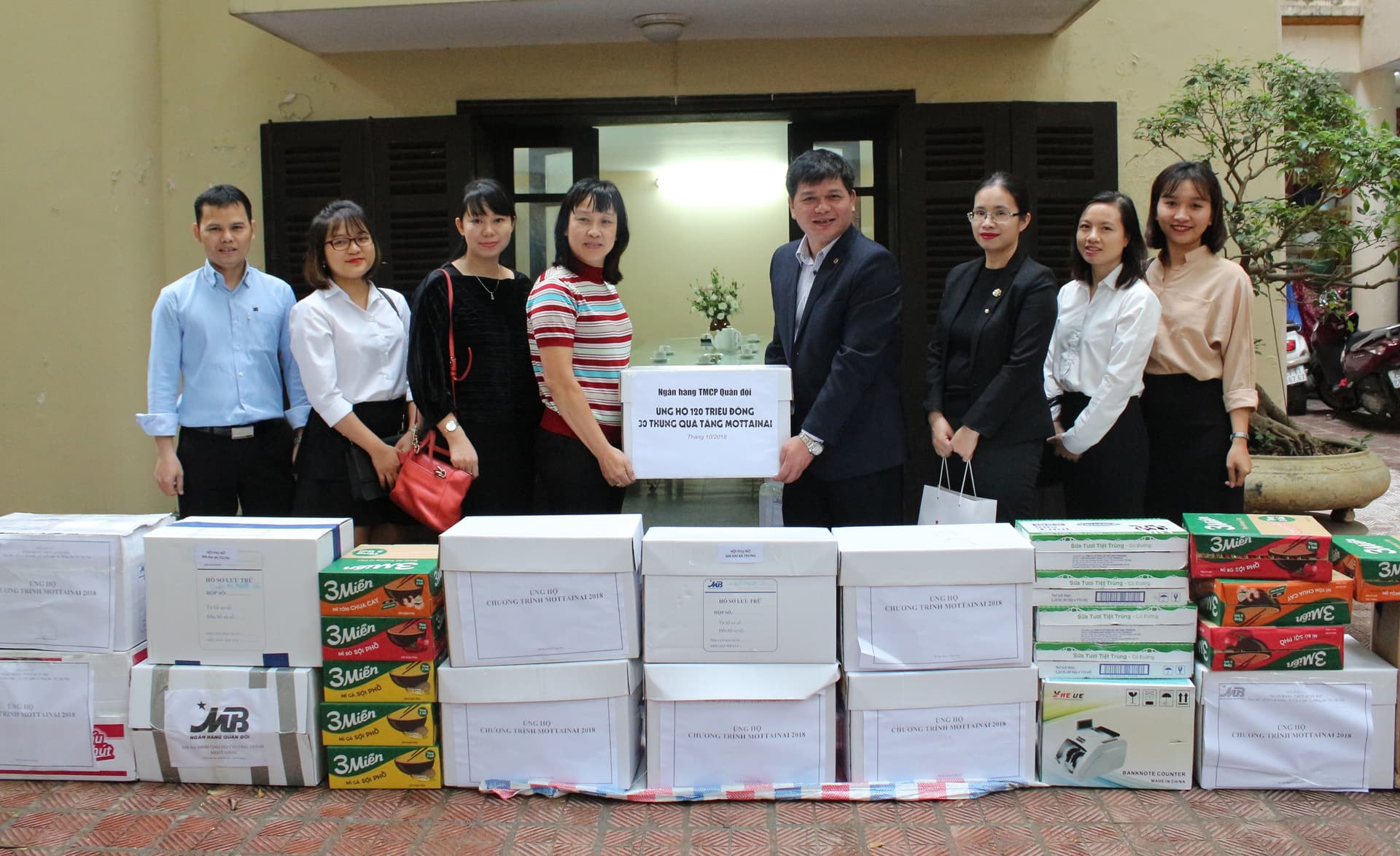 MB trao, tặng quà Chương trình Mottainai 2018