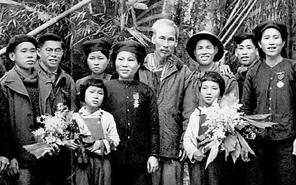 Lời Bác Hồ dạy ngày này năm xưa: “Thi đua phải đoàn kết, đoàn kết để thi đua”