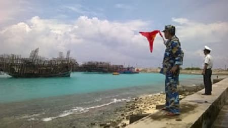 Trường Sa dưới biển, trên rừng