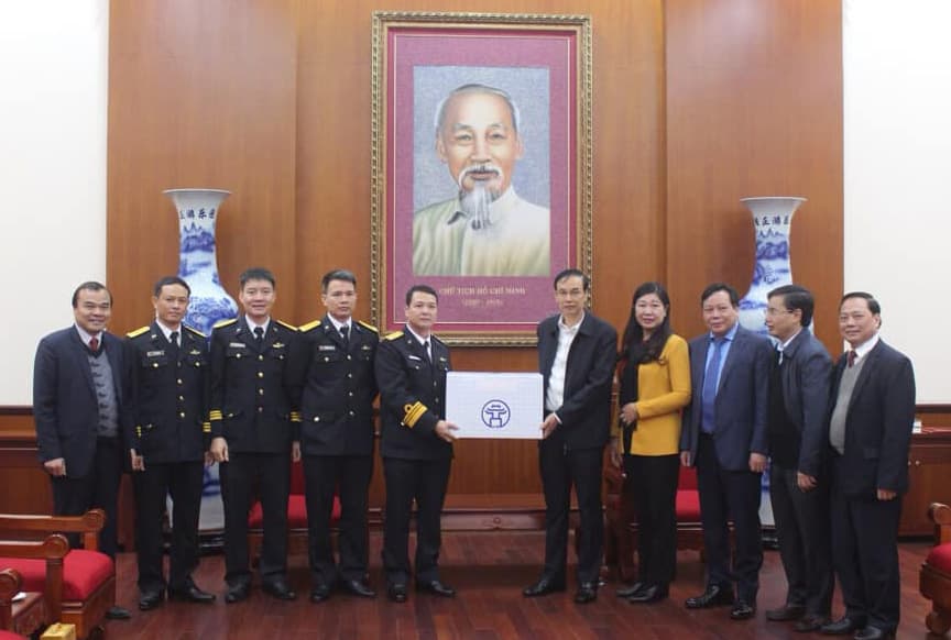 Đoàn cán bộ Lữ đoàn tàu ngầm 189 thăm Thành ủy thành phố Hà Nội