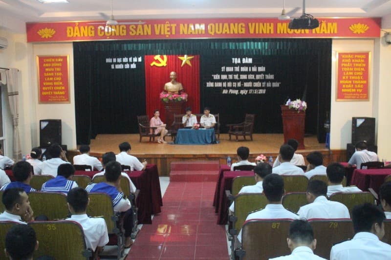 Đoàn Đo đạc biên vẽ hải đồ và nghiên cứu biển Tọa đàm sĩ quan trẻ