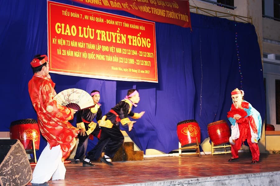 Đoàn Nghệ thuật truyền thống tỉnh Khánh Hoà giao lưu và biểu diễn tại Học viện Hải quân