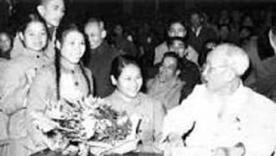 Lời Bác Hồ dạy ngày này năm xưa: “Phụ nữ cần phải học tập tiến bộ nhiều hơn nữa”