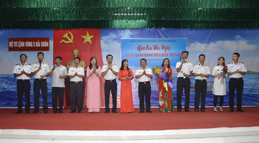Giao lưu văn nghệ “Khúc quân hành trên biển Tây Nam”