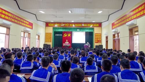 Hơn 350 chiến sĩ mới được tuyên truyền, phổ biến, giáo dục pháp luật