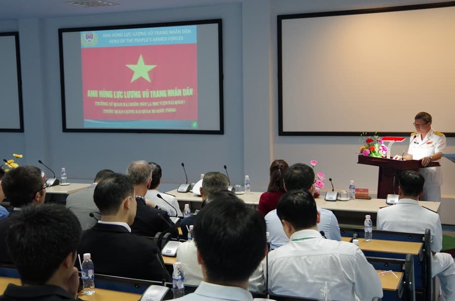 Đại biểu Hội thảo Diễn đàn Khu vực ASEAN (ARF) thăm Học viện Hải quân