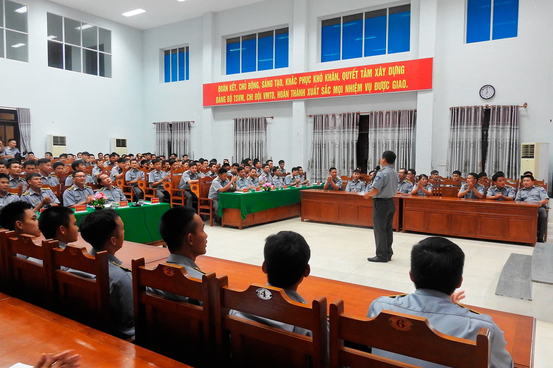 Diễn đàn “Tuổi trẻ Chi đội Kiểm ngư số 4 với pháp luật, kỷ luật và văn hóa giao thông”