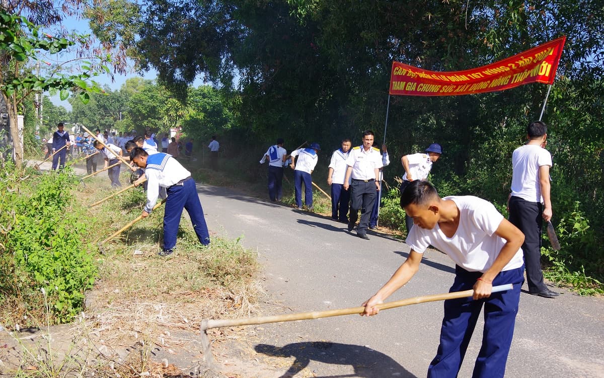 Lữ đoàn 167 lao động tình nguyện tại huyện Xuyên Mộc, tỉnh Bà Rịa - Vũng Tàu