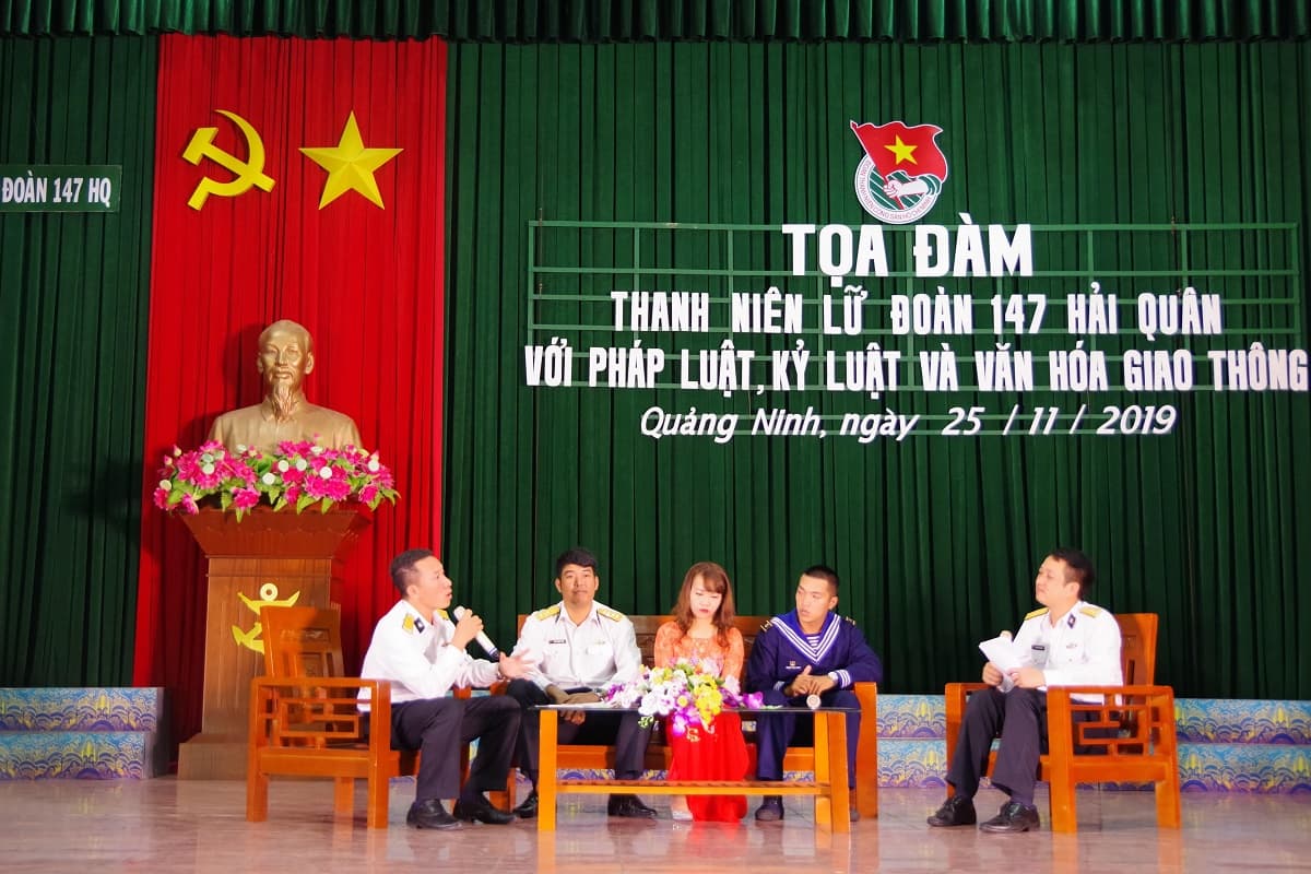 Tọa đàm “Thanh niên Lữ đoàn 147 Hải quân với pháp luật, kỷ luật và văn hóa giao thông”