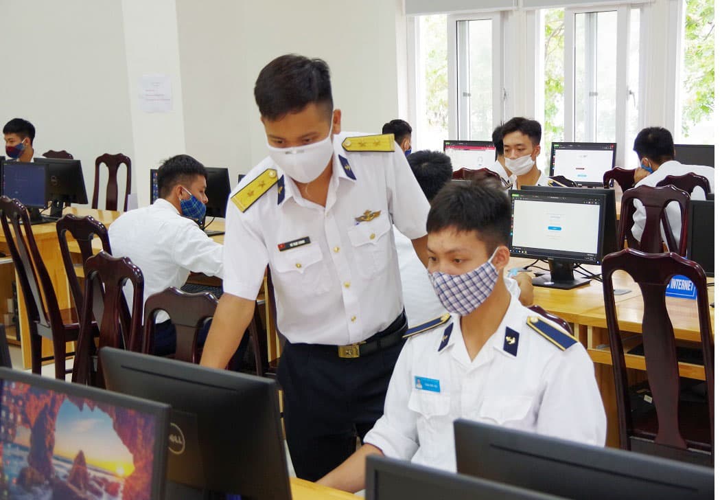 Học viện Hải quân: Gần 3.000 lượt cán bộ, học viên tham gia cuộc thi trắc nghiệm tìm hiểu 90 năm Ngày truyền thống ngành Tuyên giáo