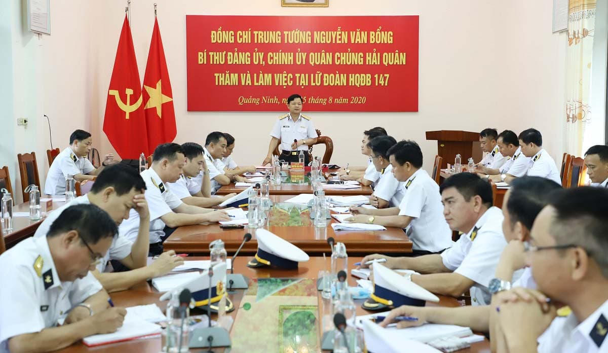 Chính ủy Hải quân thăm, kiểm tra Lữ đoàn 170 và Lữ đoàn 147, Vùng 1 Hải quân