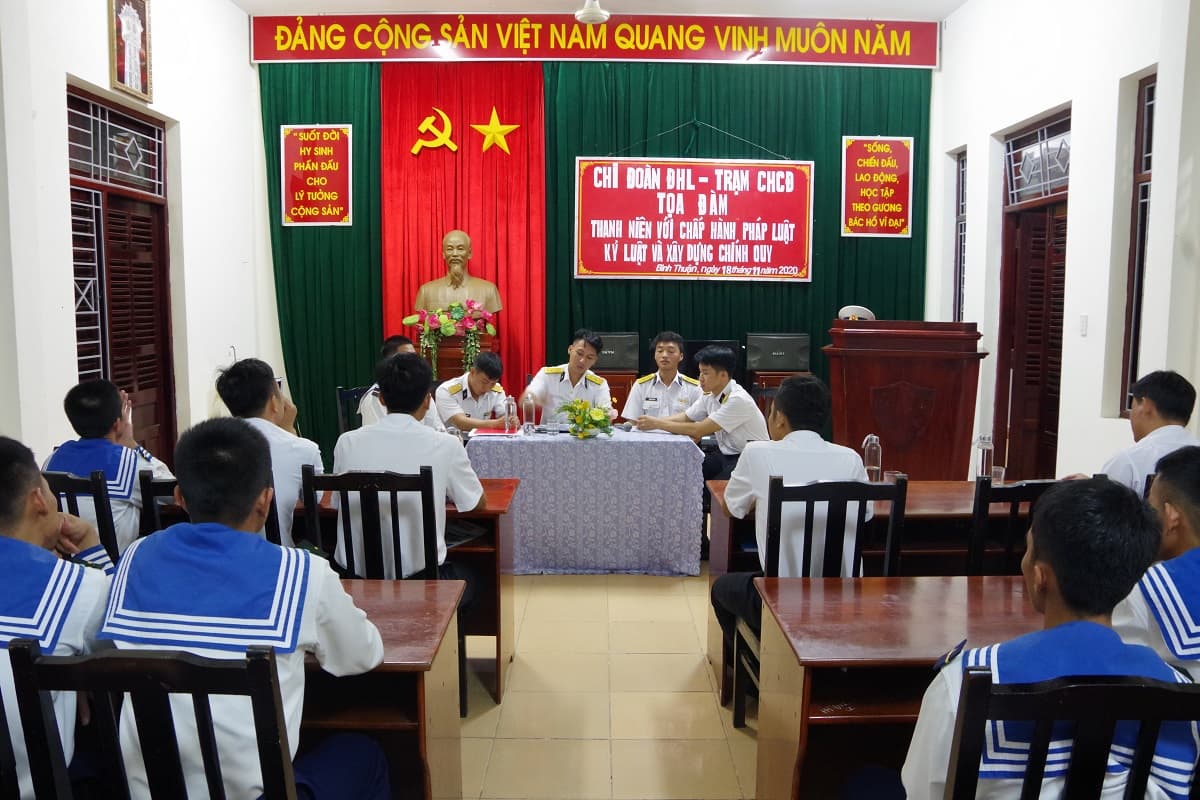Tọa đàm “Thanh niên với chấp hành pháp luật, kỷ luật và xây dựng chính quy”