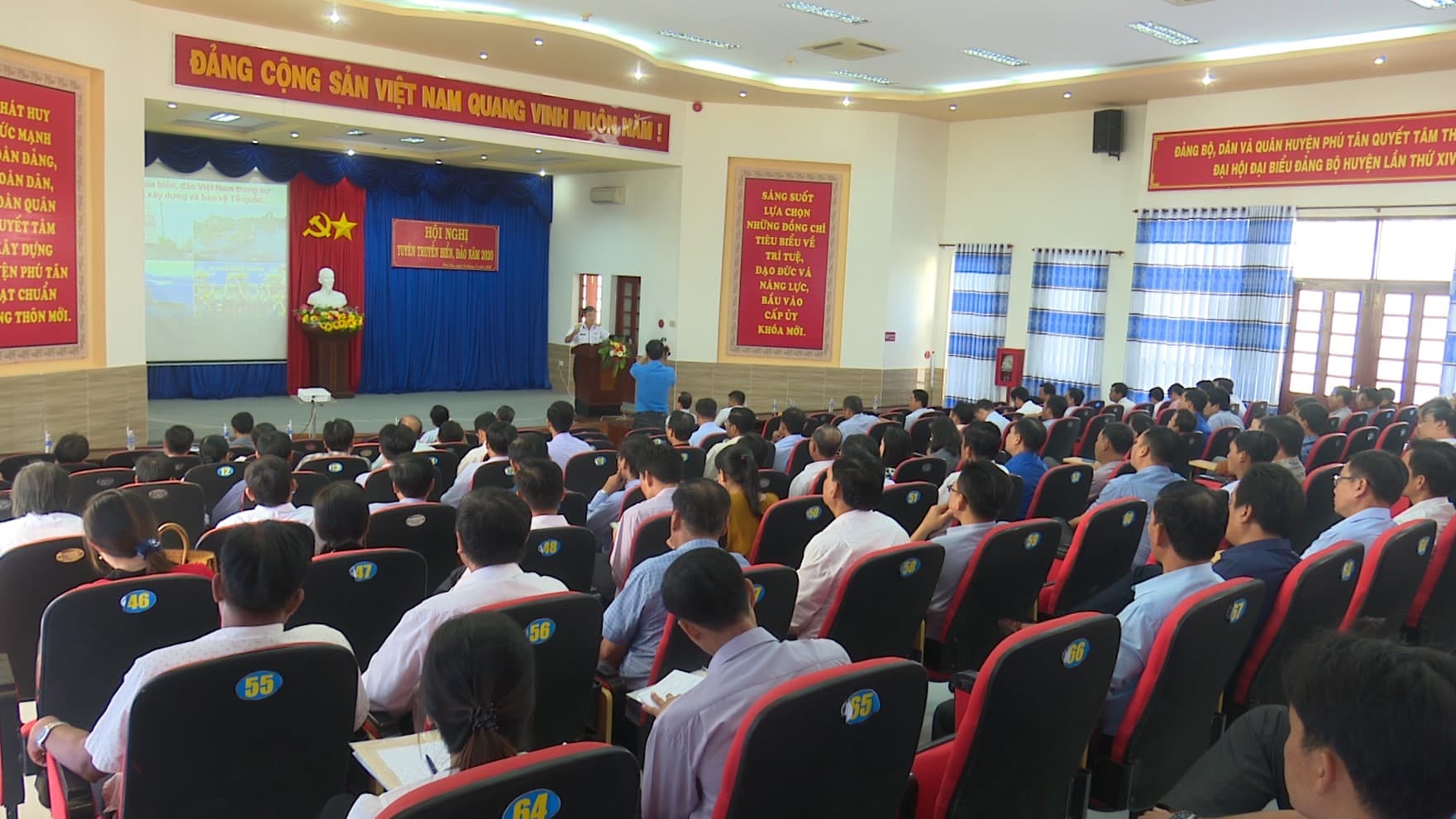 Vùng 5: Tuyên truyền biển, đảo tại Cà Mau