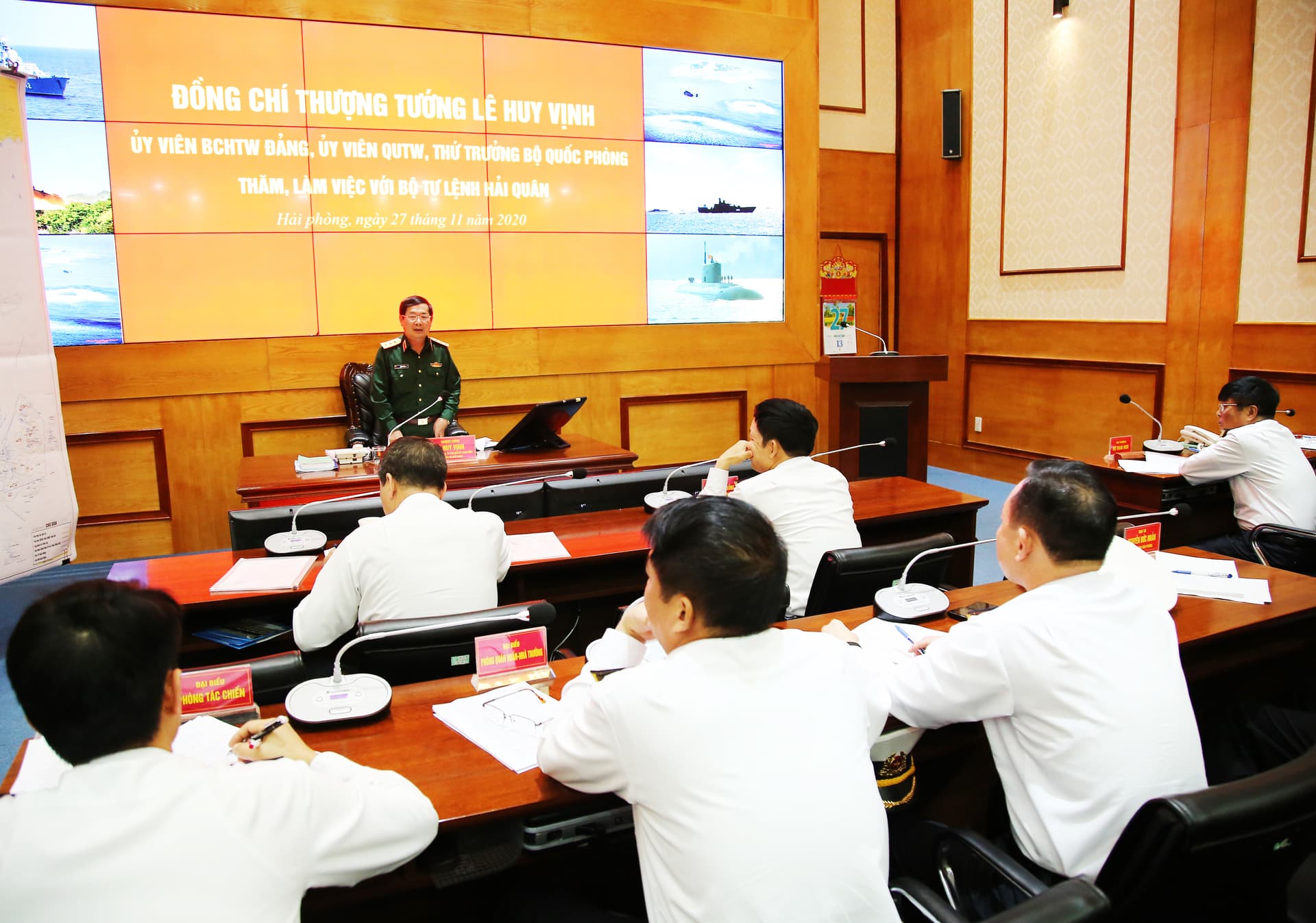 Thượng tướng Lê Huy Vịnh thăm và làm việc tại Bộ Tư lệnh Hải quân