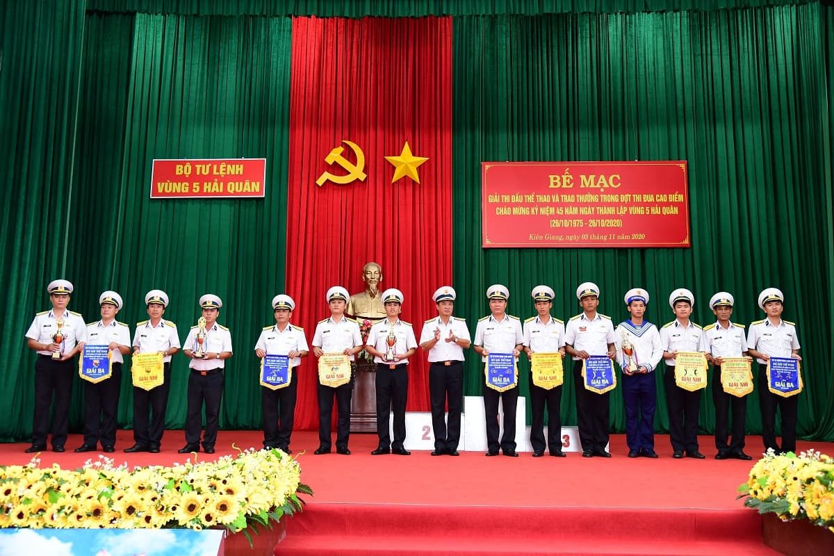 Vùng 5 bế mạc giải thể thao chào mừng Ngày thành lập Vùng