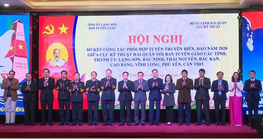 Quân chủng Hải quân: Công tác tuyên truyền biển, đảo  tiếp tục đi vào chiều sâu, thiết thực