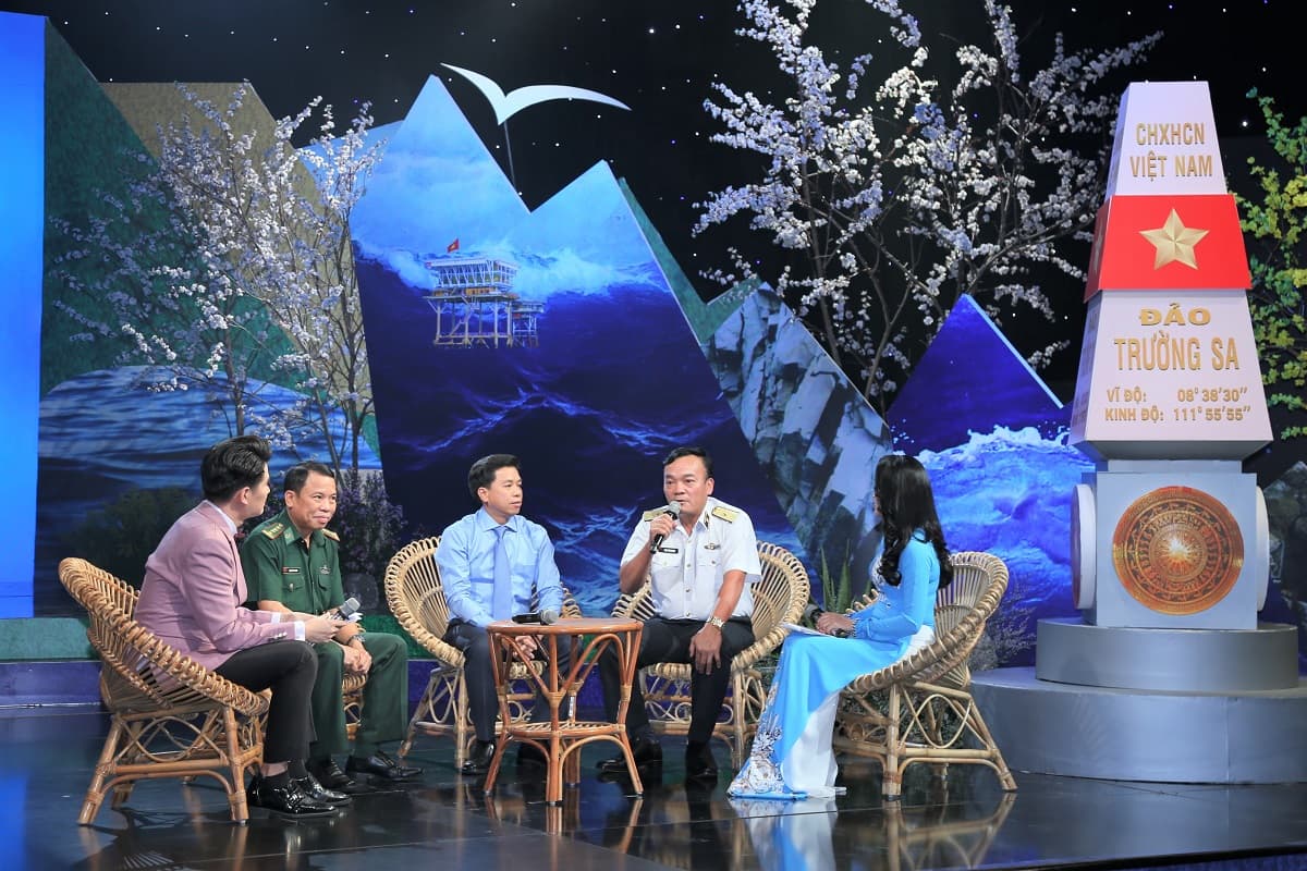 Giao lưu nghệ thuật “Hướng về biên giới, biển, đảo Tổ quốc”
