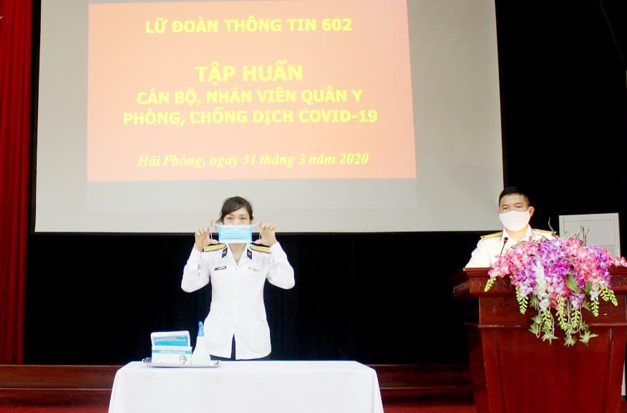 Lữ đoàn Thông tin 602: Tập huấn phòng, chống Covid-19