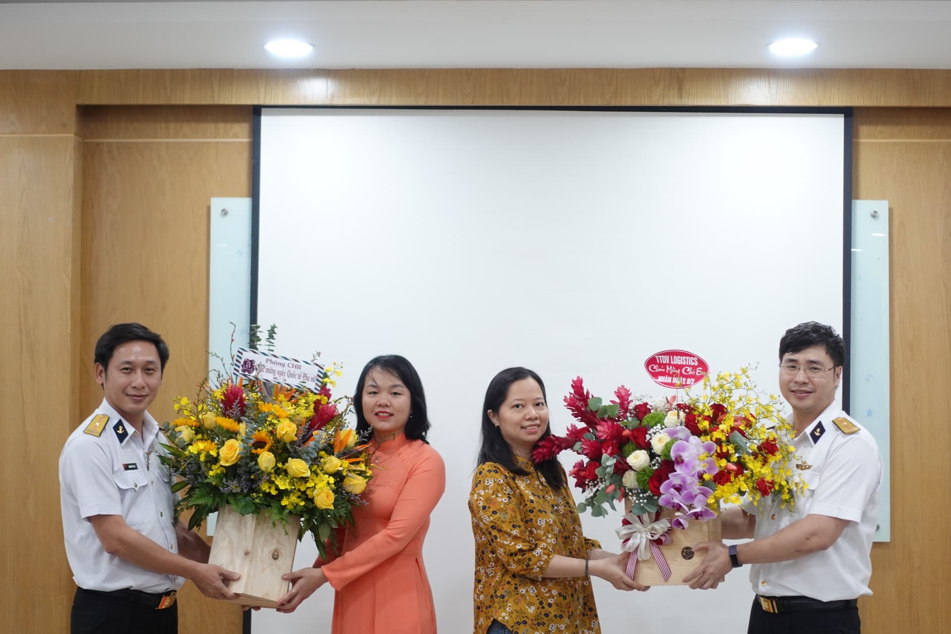 Trung tâm Dịch vụ logistics Tân cảng: Tổ chức các hoạt động nhân dịp Ngày Quốc tế Phụ nữ 8-3