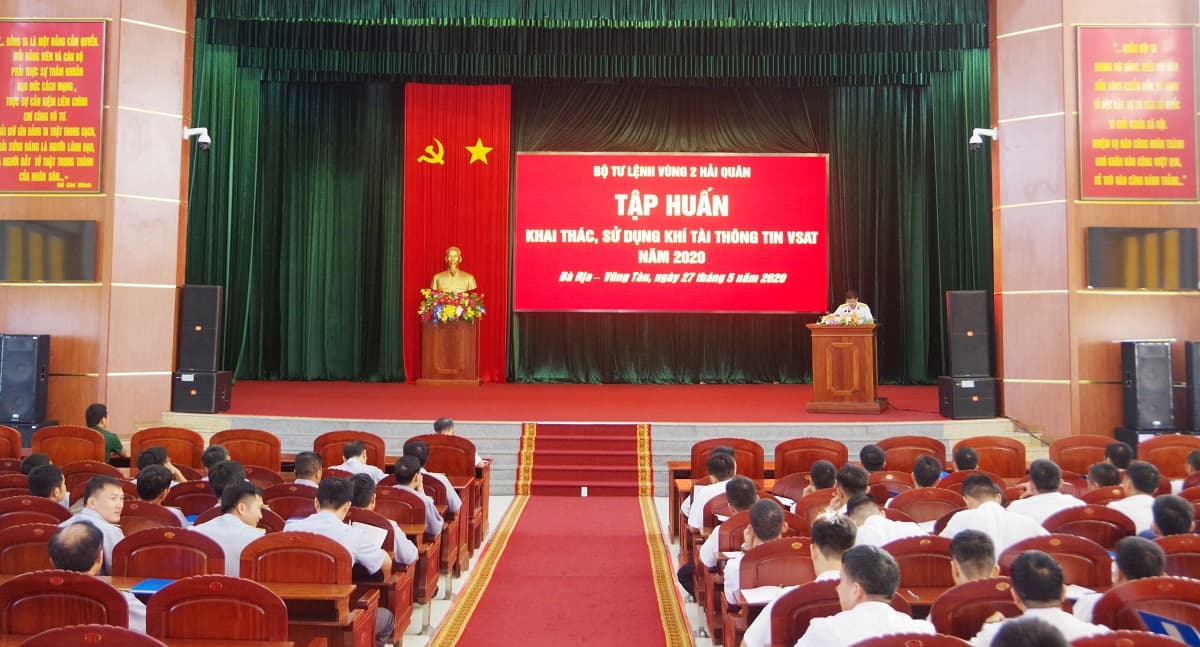 Vùng 2: Tập huấn sử dụng khí tài thông tin Vsat