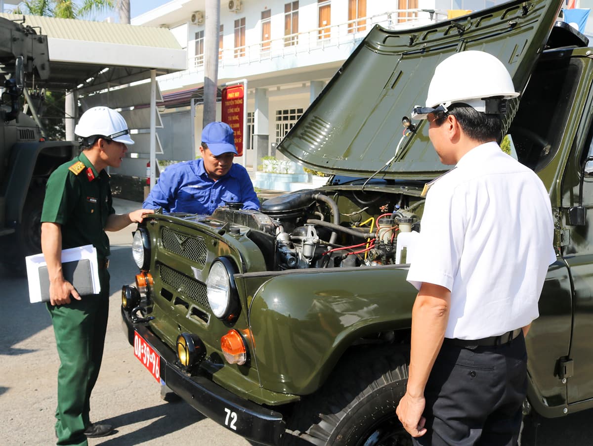 Nghiệm thu ô tô và các bộ định mức kinh tế-kỹ thuật tại Nhà máy Z753