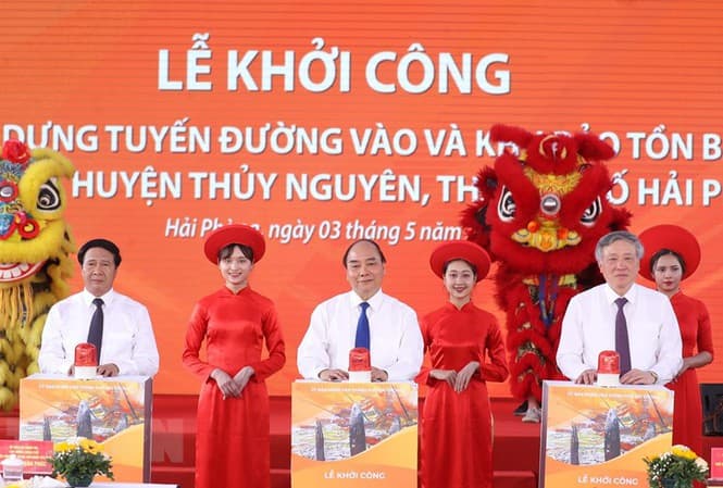 Thủ tướng dự lễ khởi công tuyến đường vào bãi cọc Cao Quỳ và cắt băng thông xe kỹ thuật nút giao Nam Cầu Bính
