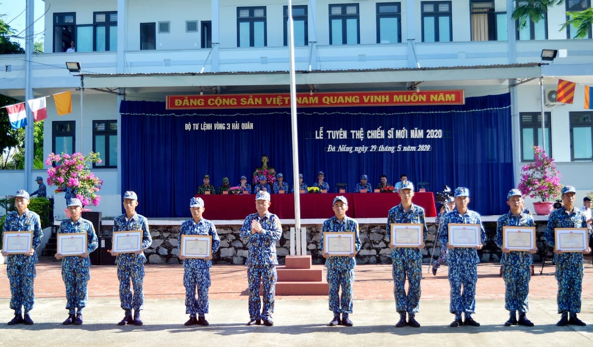 Vùng 3 Hải quân tổ chức Lễ tuyên thệ chiến sĩ mới