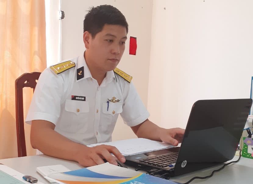 Tổ trưởng công nghệ thông tin sáng tạo