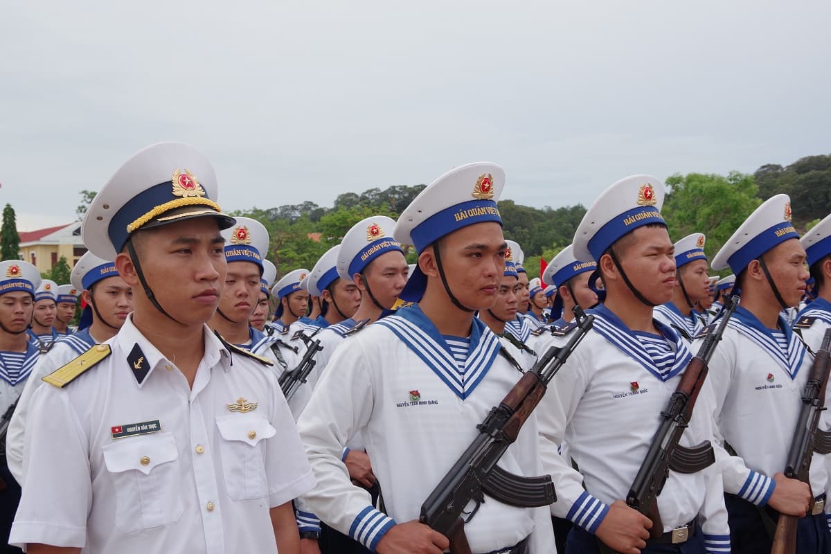 Lữ đoàn 957 bế mạc huấn luyện chiến sĩ vệ binh năm 2020