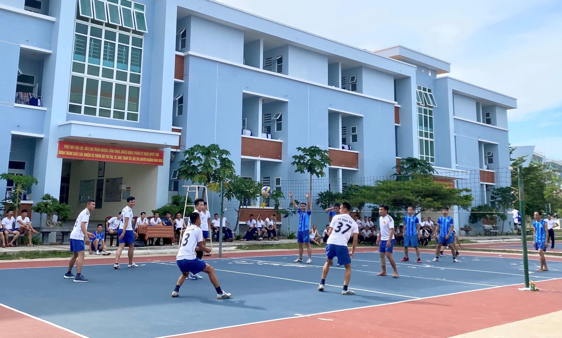 Lữ đoàn 189: Tổ chức giải thể thao kỷ niệm 75 năm Cách mạng Tháng Tám và Quốc khánh 2-9