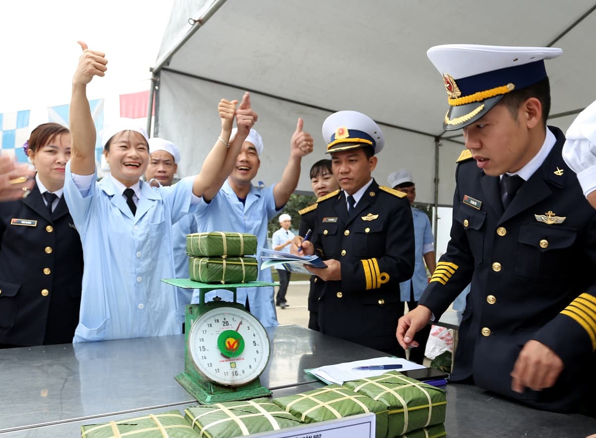Lữ đoàn Thông tin 602: Khai mạc hội thi “Bánh chưng xanh”