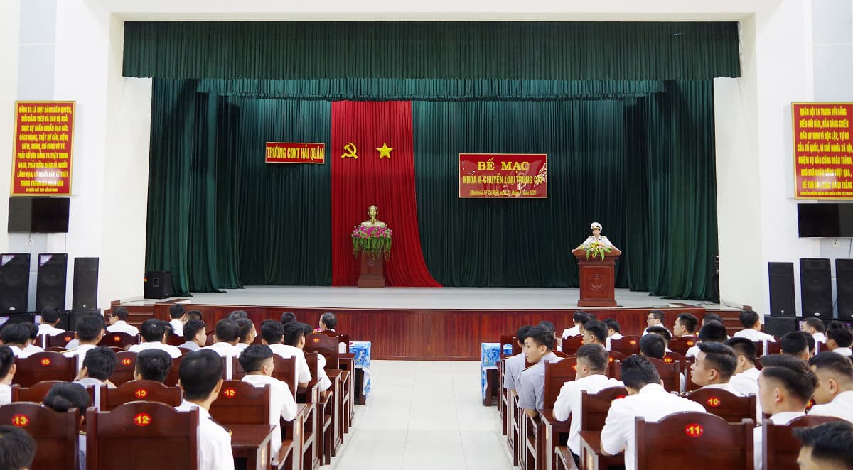 Trường Cao đẳng Kỹ thuật Hải quân: Bế mạc Khóa 8 chuyển loại trung cấp