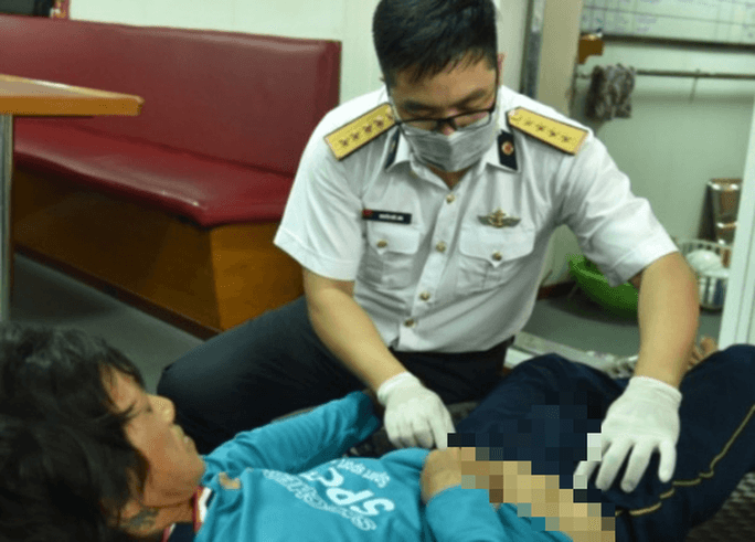Tàu 270 và 265, Vùng 2 cấp cứu 3 ngư dân bị nạn trên biển